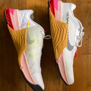 Women’s Nike Metcon Size 9